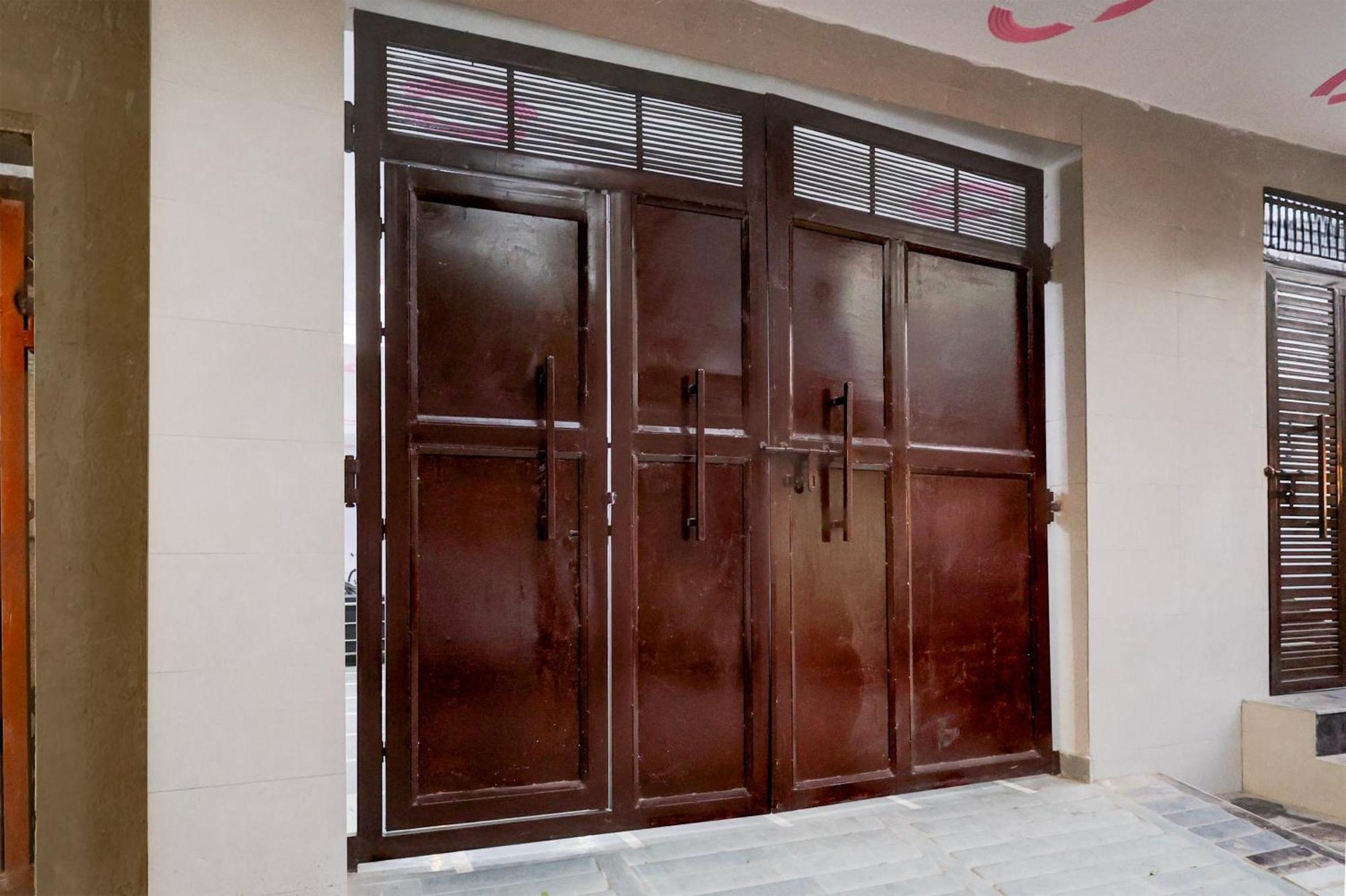 Hotel The Arrow Near Paschim Vihar Delhi  Exterior foto